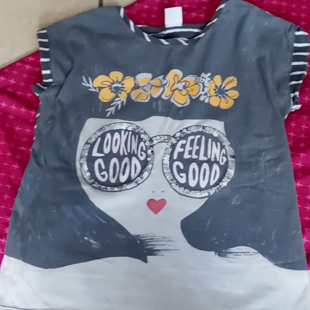Im selling a girly shirt